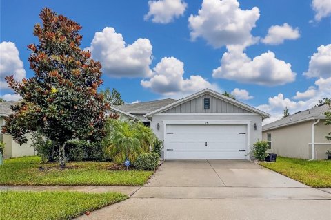 House in TIVOLI RESERVE in Davenport, Florida 4 bedrooms, 184.23 sq.m. № 1904581 - photo 1