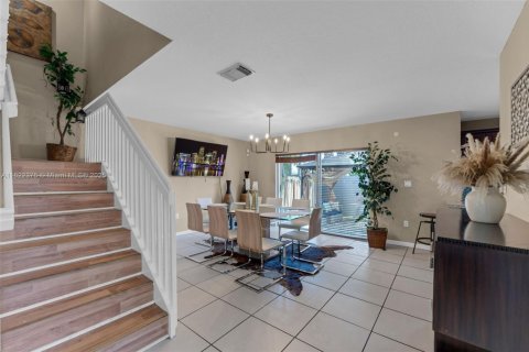 Casa en venta en Miami, Florida, 4 dormitorios, 213.86 m2 № 1785761 - foto 18