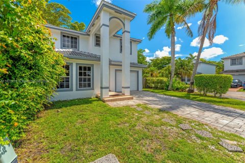 Casa en venta en Miami, Florida, 4 dormitorios, 213.86 m2 № 1785761 - foto 2