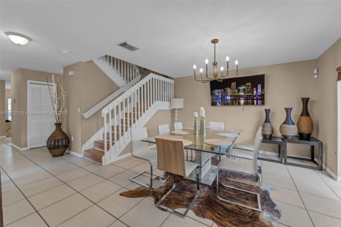 Casa en venta en Miami, Florida, 4 dormitorios, 213.86 m2 № 1785761 - foto 28
