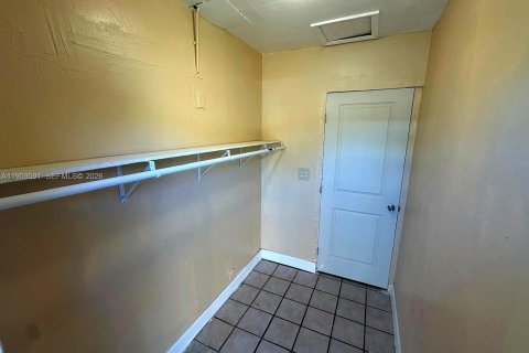 Снять в аренду виллу или дом в Майами, Флорида 3 спальни, 139.35м2, № 2080654 - фото 19