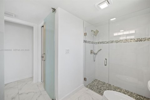 House in Cape Coral, Florida 4 bedrooms, 265.33 sq.m. № 2068767 - photo 22