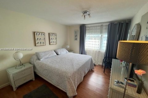 Condominio en venta en North Miami Beach, Florida, 2 dormitorios, 112.69 m2 № 2168529 - foto 7