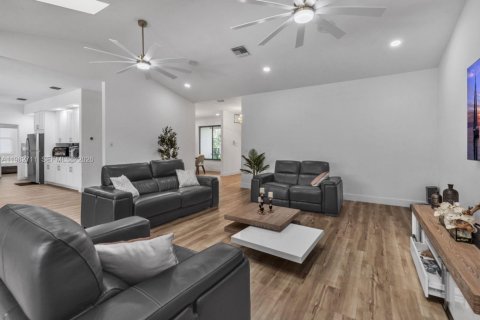 Купить виллу или дом в Майами, Флорида 3 спальни, 236.16м2, № 2047188 - фото 4