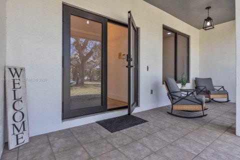 Дом в Майами, Флорида 3 спальни, 236.16м2 № 2047188