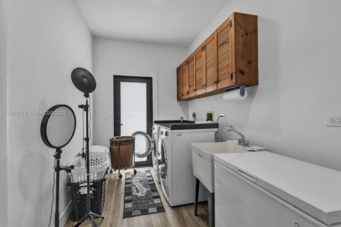 Купить виллу или дом в Майами, Флорида 3 спальни, 236.16м2, № 2047188 - фото 22