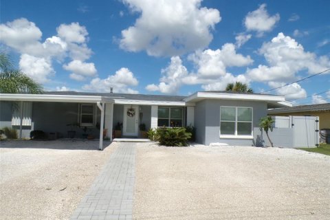 Villa ou maison à Port Charlotte, Floride 3 chambres, 133.78 m2 № 2359413
