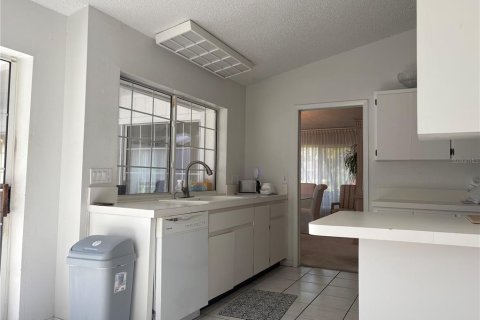 House in Brandon, Florida 3 bedrooms, 168.71 sq.m. № 1853278 - photo 8
