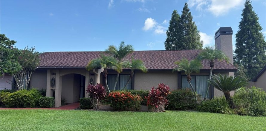 House in Brandon, Florida 3 bedrooms, 168.71 sq.m. № 1853278
