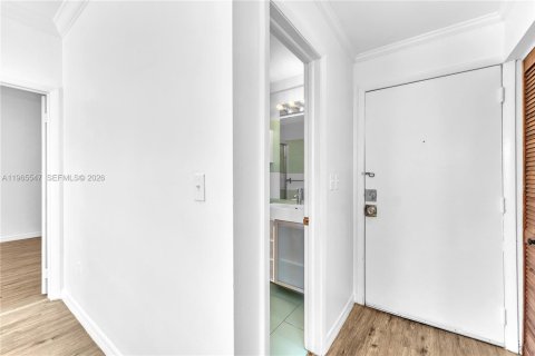 Condominio en venta en Miami Beach, Florida, 2 dormitorios, 65.03 m2 № 2027843 - foto 20