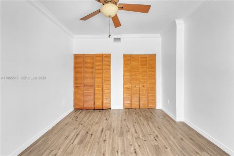 Condominio en venta en Miami Beach, Florida, 2 dormitorios, 65.03 m2 № 2027843 - foto 17