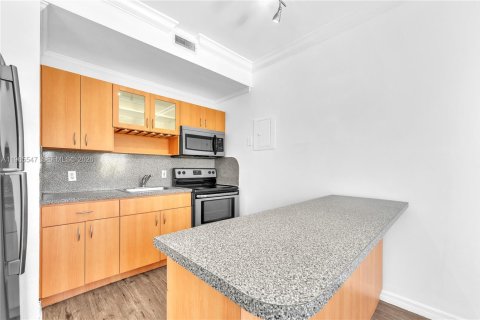 Condominio en venta en Miami Beach, Florida, 2 dormitorios, 65.03 m2 № 2027843 - foto 6