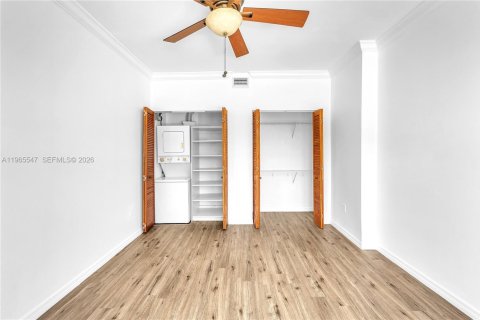 Condominio en venta en Miami Beach, Florida, 2 dormitorios, 65.03 m2 № 2027843 - foto 16