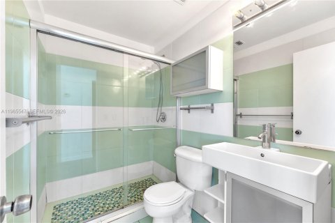 Condominio en venta en Miami Beach, Florida, 2 dormitorios, 65.03 m2 № 2027843 - foto 21