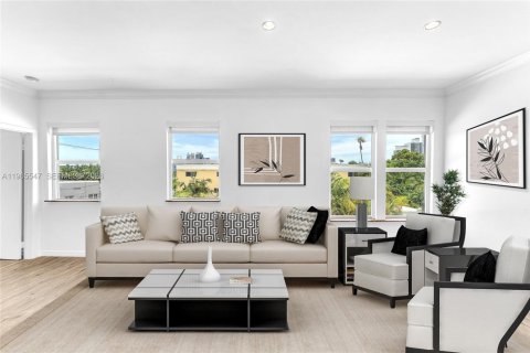 Condominio en Miami Beach, Florida, 2 dormitorios  № 2027843