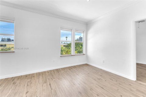Condominio en venta en Miami Beach, Florida, 2 dormitorios, 65.03 m2 № 2027843 - foto 10