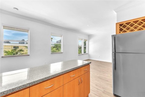Condominio en venta en Miami Beach, Florida, 2 dormitorios, 65.03 m2 № 2027843 - foto 8