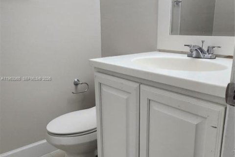 Villa ou maison à louer à North Lauderdale, Floride: 3 chambres, 114.64 m2 № 2025187 - photo 10