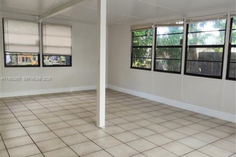 Villa ou maison à louer à North Lauderdale, Floride: 3 chambres, 114.64 m2 № 2025187 - photo 19