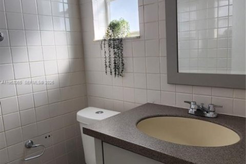 Villa ou maison à louer à North Lauderdale, Floride: 3 chambres, 114.64 m2 № 2025187 - photo 15