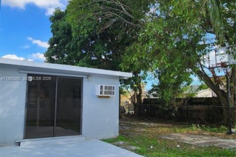 Villa ou maison à louer à North Lauderdale, Floride: 3 chambres, 114.64 m2 № 2025187 - photo 20