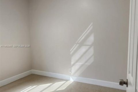 Villa ou maison à louer à North Lauderdale, Floride: 3 chambres, 114.64 m2 № 2025187 - photo 12