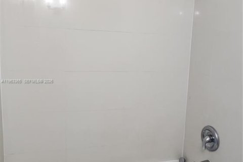 Villa ou maison à louer à North Lauderdale, Floride: 3 chambres, 114.64 m2 № 2025187 - photo 11