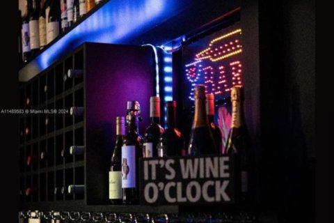 Propiedad comercial en venta en Miami, Florida № 1985662 - foto 29