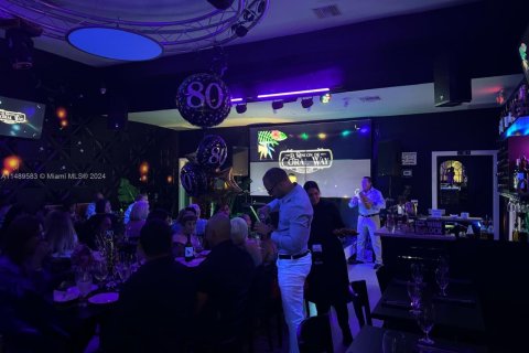 Propiedad comercial en venta en Miami, Florida № 1985662 - foto 30