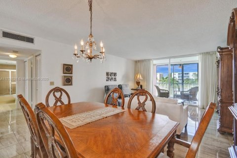 Condo in Dania Beach, Florida, 2 bedrooms  № 1708830 - photo 12