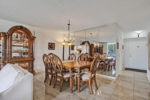 Condo in Dania Beach, Florida, 2 bedrooms  № 1708830 - photo 13