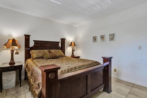 Condo in Dania Beach, Florida, 2 bedrooms  № 1708830 - photo 20