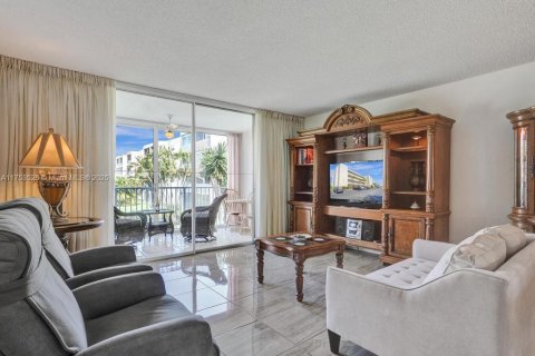 Condo in Dania Beach, Florida, 2 bedrooms  № 1708830 - photo 7