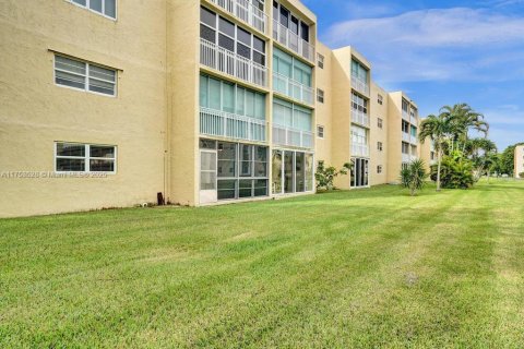 Condo in Dania Beach, Florida, 2 bedrooms  № 1708830 - photo 28