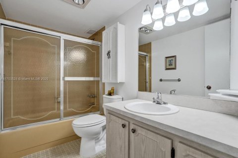 Condo in Dania Beach, Florida, 2 bedrooms  № 1708830 - photo 21