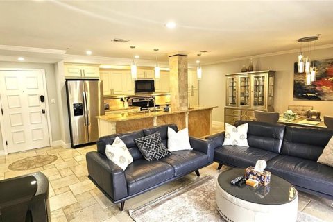 Copropriété à louer à Palm Harbor, Floride: 2 chambres, 112.41 m2 № 2259087 - photo 2