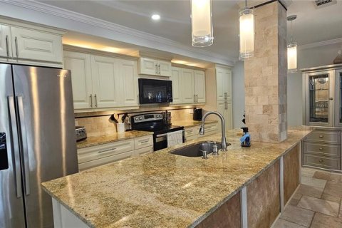 Copropriété à louer à Palm Harbor, Floride: 2 chambres, 112.41 m2 № 2259087 - photo 4