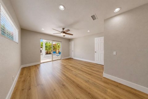 Villa ou maison à louer à Apollo Beach, Floride: 3 chambres, 168.15 m2 № 2122392 - photo 27