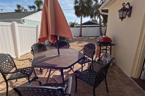 Casa en alquiler en Saint Pete Beach, Florida, 2 dormitorios, 96.53 m2 № 1883103 - foto 14