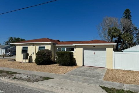 Casa en alquiler en Saint Pete Beach, Florida, 2 dormitorios, 96.53 m2 № 1883103 - foto 2