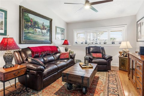 House in Winter Haven, Florida 3 bedrooms, 363.34 sq.m. № 2096850 - photo 21
