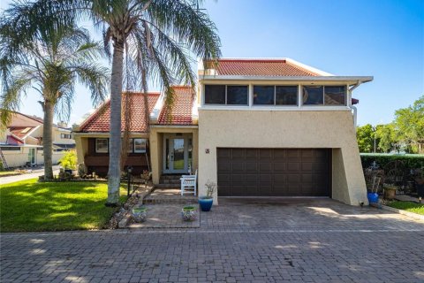 House in Winter Haven, Florida 3 bedrooms, 363.34 sq.m. № 2096850 - photo 4