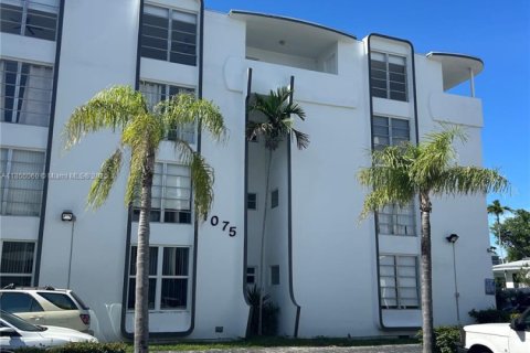 Condo in Bay Harbor Islands, Florida, 1 bedroom  № 1897155 - photo 13