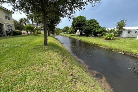 Townhouse in Boynton Beach, Florida 3 bedrooms, 155.15 sq.m. № 1809081 - photo 8