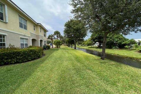 Townhouse in Boynton Beach, Florida 3 bedrooms, 155.15 sq.m. № 1809081 - photo 9