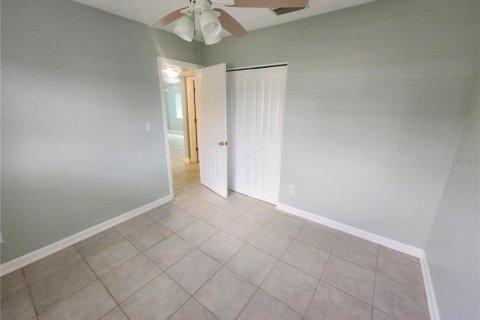 House in Bradenton, Florida 4 bedrooms, 111.48 sq.m. № 2210404 - photo 7