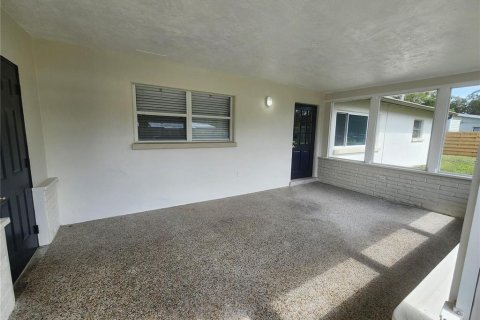 House in Bradenton, Florida 4 bedrooms, 111.48 sq.m. № 2210404 - photo 3