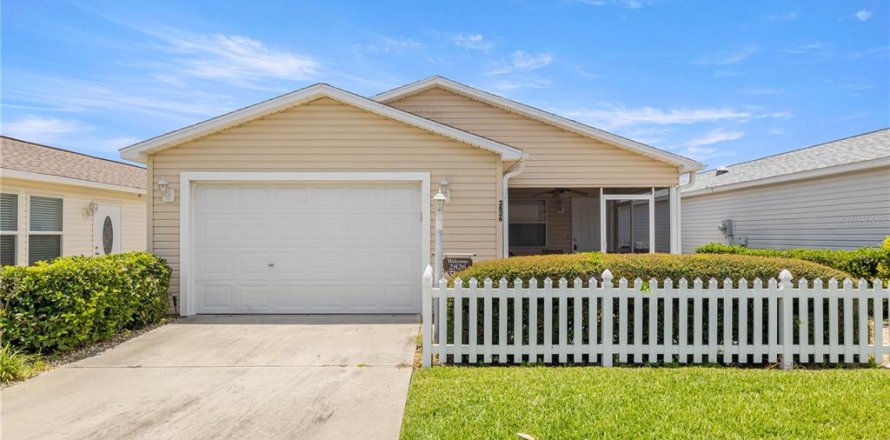 Casa en The Villages, Florida 2 dormitorios, 107.4 m2 № 1797788