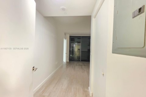 Condominio en alquiler en Miami, Florida, 1 dormitorio, 63.55 m2 № 2011211 - foto 8