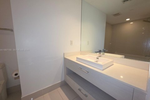 Condominio en alquiler en Miami, Florida, 1 dormitorio, 63.55 m2 № 2011211 - foto 15